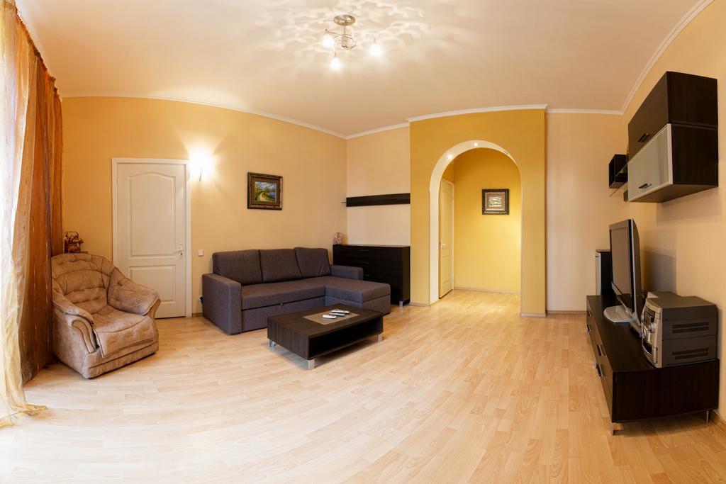 Kyiv Apartment In The City Center On Turgenevskaya Street Экстерьер фото