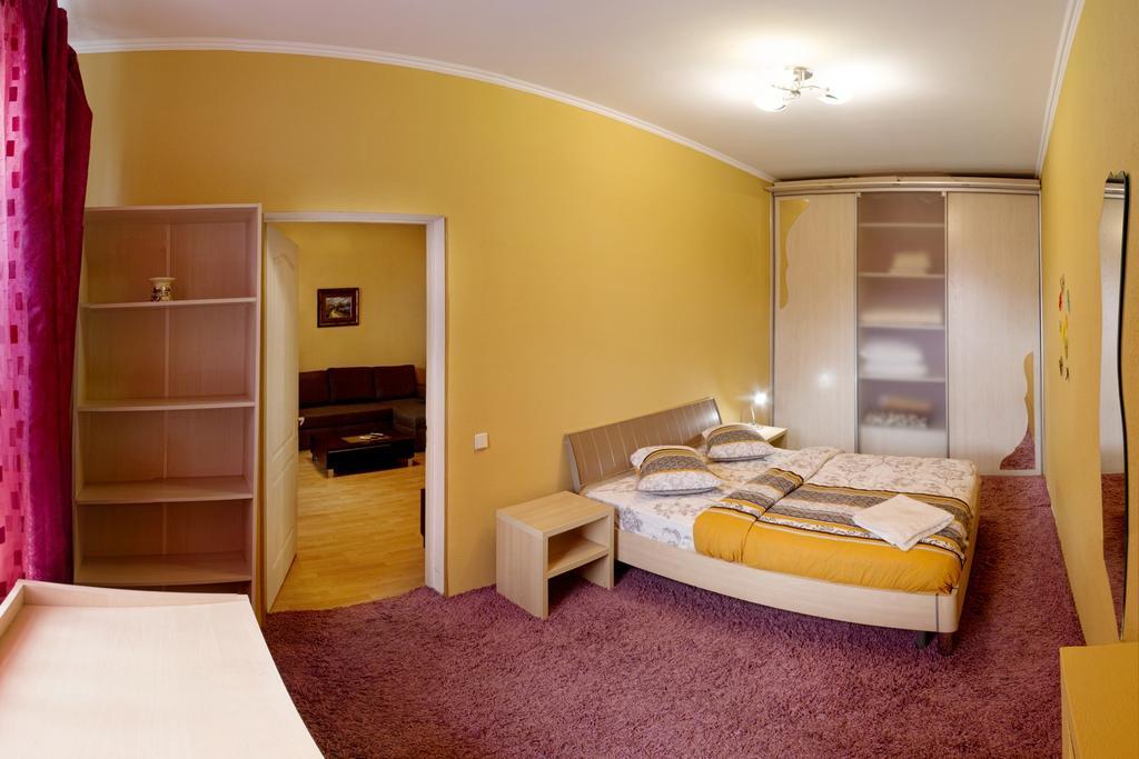 Kyiv Apartment In The City Center On Turgenevskaya Street Экстерьер фото